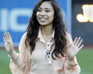 Jessica Sanchez Dedicates Song To Dad For American Idol Homecoming