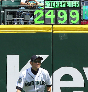 Ichiro Thanks 'Ichimeter Lady' With Surprise Gifts